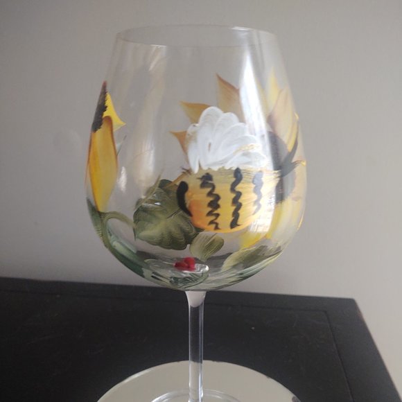 Hand-painted Sunflower Stemmed Wine Glass - Picture 2 of 3